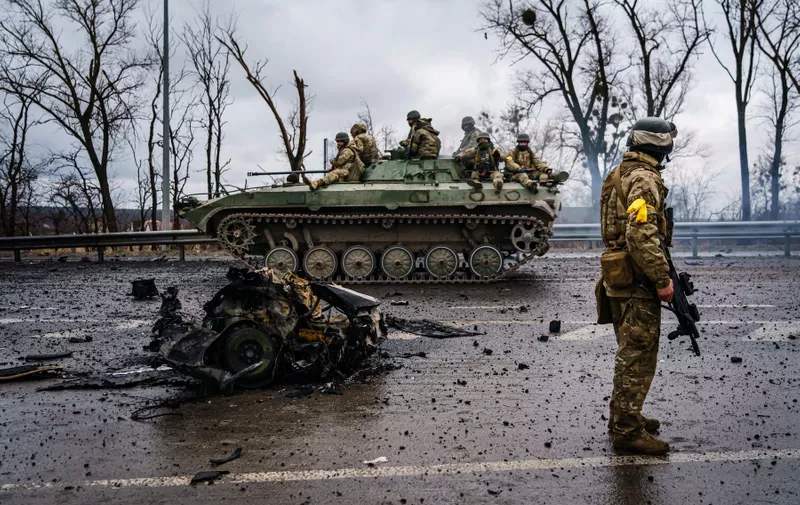 A Ukrainian military vehicle speeds by on a main road near Sytnyaky, Ukraine, Thursday, March 3, 2022. (MARCUS YAM / LOS ANGELES TIMES)
UKRAINE RUSSIA CRISIS, Sytnyaky, Kyiv Oblast, Ukraine - 03 Mar 2022,Image: 666250750, License: Rights-managed, Restrictions: , Model Release: no, Credit line: Profimedia