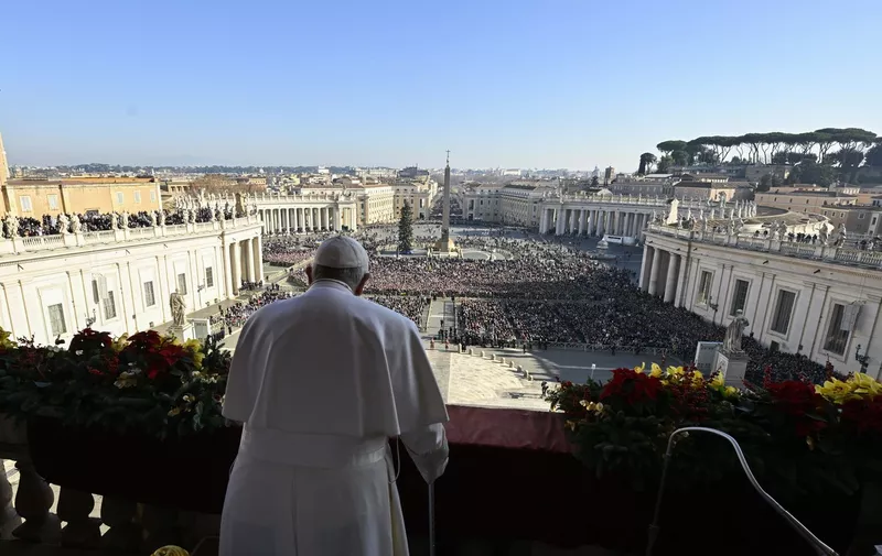 Italy, Rome, Vatican, 22/12/25 Pope Francis waves to faithful at the end of the Urbi et Orbi (Latin for 'to the city and to the world' ) Christmas' day blessing from the main balcony of St. Peter's Basilica at the Vatican, Photograph by VATICAN MEDIA / Catholic Press Photo. RESTRICTED TO EDITORIAL USE - NO MARKETING - NO ADVERTISING CAMPAIGNS,Image: 746492536, License: Rights-managed, Restrictions: No Italy. No France. No Switzerland, Model Release: no