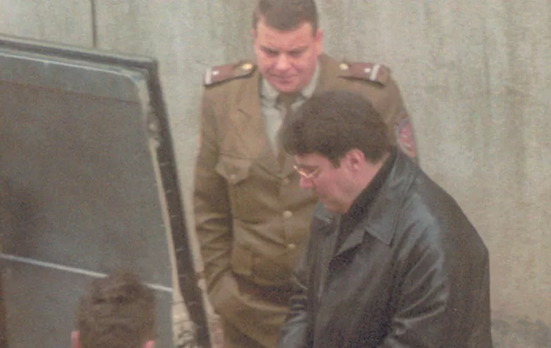 18.12.2000., Zagreb - Blaz Petrovic ulazi u kombi u pratnji pravosudne policije. rPhoto: Vjesnik/Pixsell