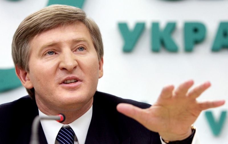 TO GO WITH STORY  "Ukrainian oligarchs lose wealth, keep influence in crisis" by Stuart Williams
(FILES) A picture taken on March 2006 displays Ukraine's richest man Rinat Akhmetov during a press conference in Kiev. Akhmetov is the multi-billionaire owner of System Capital Management, a conglomerate whose interests range from mining and metals, to banking and the media. In the southeastern industrial city of Donetsk, whose region is home to the country's biggest concentration of mining, metal and chemical industry, it's hard to escape the presence of one man -- Rinat Akhmetov.  AFP PHOTO / SERGEI SUPINSKY (Photo by SERGEI SUPINSKY / AFP)