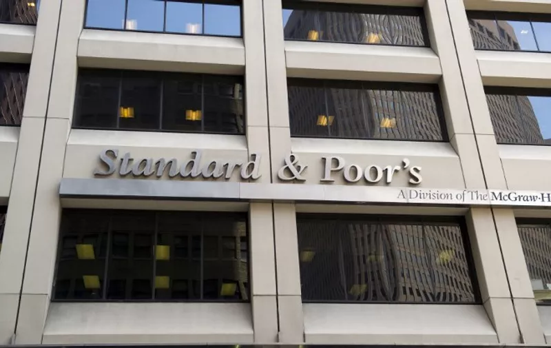The front of the New York offices of Standard &amp; Poor's August 18, 2011 in New York. US bond yields have been falling since the beginning of the month and have sharpened their drop, paradoxically, since Standard &amp; Poor's lowered the country's credit rating a notch from AAA on August 5. AFP PHOTO/DON EMMERT / AFP PHOTO / DON EMMERT
