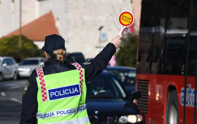 08.02.2022., Sibenik - Policijska akcija usmjerena na pjesake i vozila provodi se tijekom jutra na podrucju grada Sibenika. Photo: Hrvoje Jelavic/PIXSELL