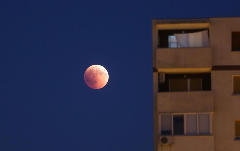 Pomrčina mjeseca iznad Rijeke 27.07.2018., Rijeka - Pomrcina mjeseca.
Photo: Goran Kovacic/PIXSELL