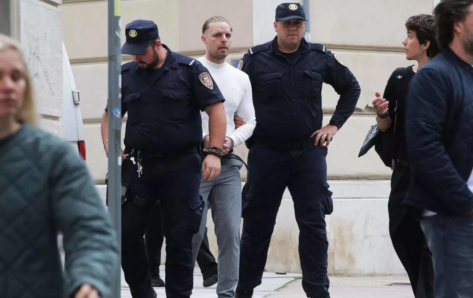 Posrnuli maneken DiCaprio i ekipa lažnim ugovorima otimali nekretnine, otkriveno kako su birali žrtve