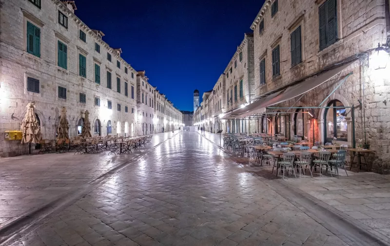 17.03.2020., Stradun, Dubrovnik - Od praznog grada jedino je gora tisina koja vlada u njemu.
Photo: Grgo Jelavic/PIXSELL