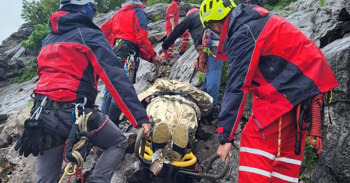 Muškarac Usred Noći Sletio Autom U Provaliju Kod Gospića, Uspio Sam ...