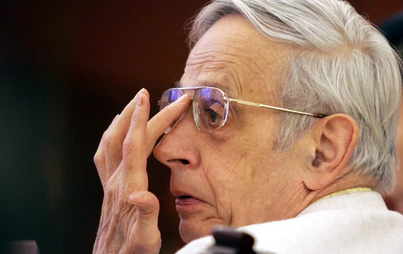 American Nobel prize laureate, John Forbes Nash during the Nobel Laureates Forum 2005, in Beijing 31 May 2005.  A group of 12 Nobel prize economic laureates are in Beijing to attend the forum, touching on various issues from the currency, longevity, politics and economic growth in the three-day event.          AFP PHOTO