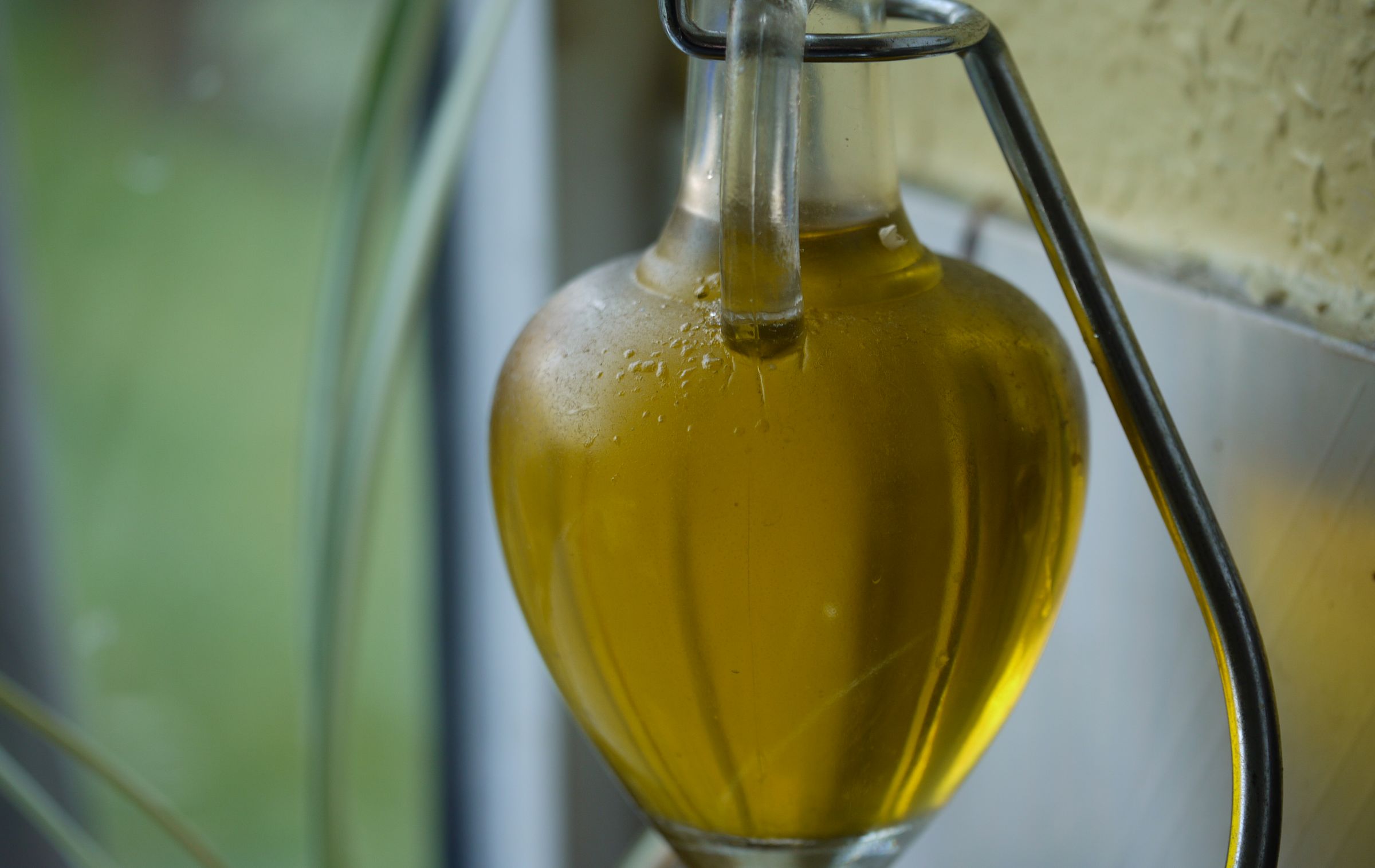 Вместо оливкового масла можно. Оливковое масло. Лечебный сорт оливкового масла. Альтернатива оливковому маслу. Оливковое масло в холодильнике.