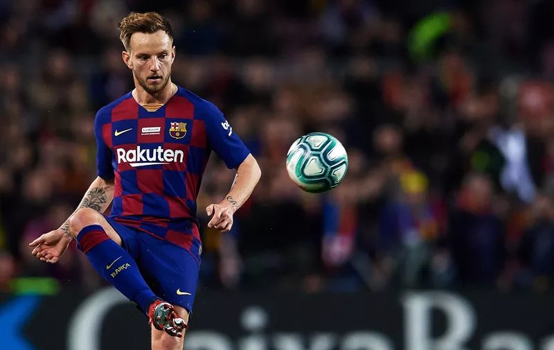 BARCELONA, SPAIN - DECEMBER 07: Ivan Rakitic of FC Barcelona plays the ball during the Liga match between FC Barcelona and RCD Mallorca at Camp Nou on December 07, 2019 in Barcelona, Spain. (Photo by Alex Caparros/Getty Images)