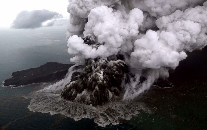 U Indoneziji erumpirao vulkan koji je 2018. izazvao smrtonosni tsunami, oblak pepela visok je kilometar i pol | Telegram.hr