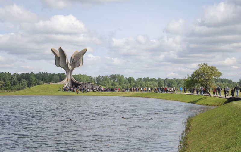 21.04.2024., Jasenovac - Povodom dana sjecanja na zrtve ustaskog logora u Jasenovcu odrzana je komemoracija te kolona sjecanja. Photo: Luka Batelic/PIXSELL