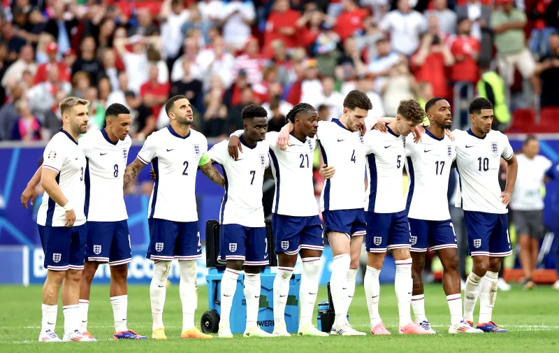 Soccer Football - Euro 2024 - Quarter Final - England v Switzerland - Dusseldorf Arena, Dusseldorf, Germany - July 6, 2024
England players during the penalty shootout REUTERS/Lee Smith