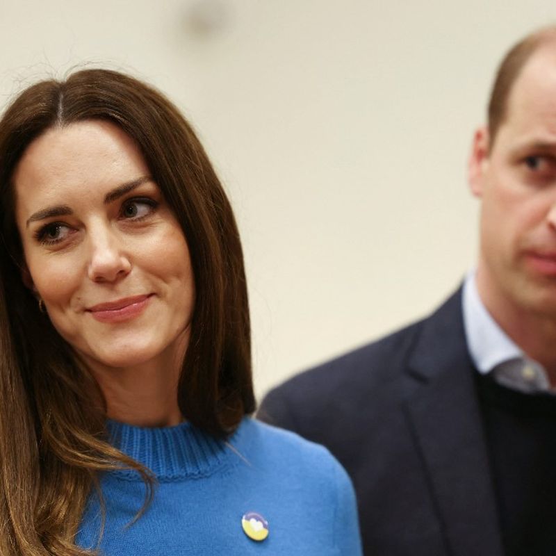 Britain's Prince William, Duke of Cambridge and Britain's Catherine, Duchess of Cambridge, react during their visit to the Ukrainian Cultural Centre in London on March 9, 2022, to learn about the efforts being made to support Ukrainians in the UK and across Europe. (Photo by Ian Vogler / POOL / AFP)