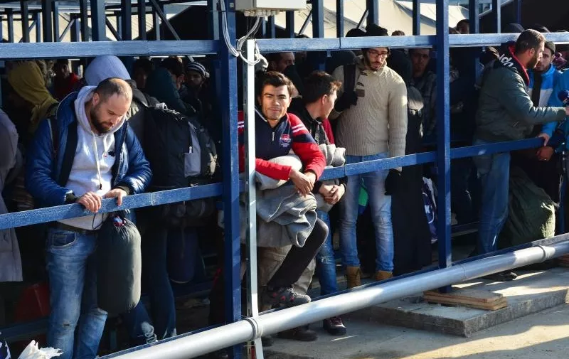 19.11.2015., Slavonski Brod - Izbjeglice u zimskom tranzitnom  centru cekaju na nastavak putovanja. 
Photo: Ivica Galovic/PIXSELL