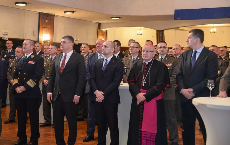 U Ministarstvu obrane u ponedjeljak 18. prosinca 2023. godine održan je tradicionalni božićni domjenak kojemu su prisustvovali potpredsjednik Vlade i ministar obrane Ivan Anušić i načelnik Glavnog stožera OSRH sa suradnicima