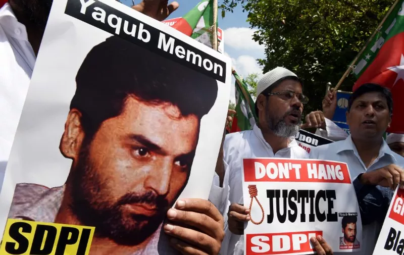 Indian protesters shout slogans during a protest against the death sentence of convicted bomb plotter Yakub Memon, a key plotter of the bomb attacks which killed hundreds in Mumbai in 1993, in New Delhi on July 27, 2015. India's top court on July 21, 2015 rejected a final appeal by Memon, a key plotter of bomb attacks that killed hundreds in Mumbai in 1993, paving the way for his execution.    / 
