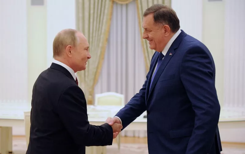 Russian President Vladimir Putin meets with Bosnian Serb political leader Milorad Dodik at the Kremlin in Moscow on September 20, 2022. (Photo by Mikhail KLIMENTYEV / SPUTNIK / AFP)